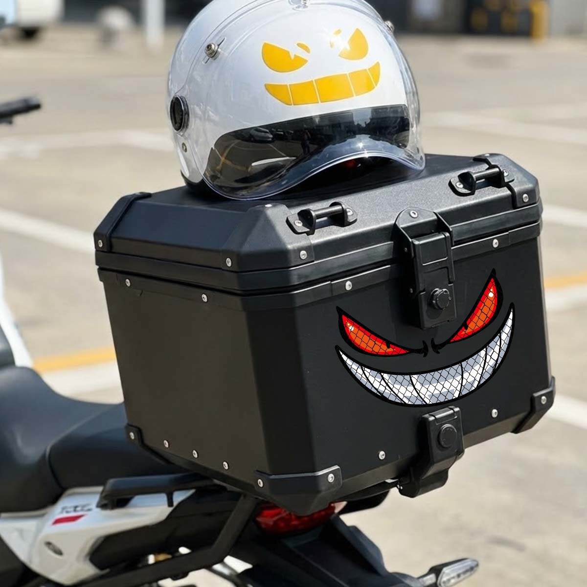 สติ๊กเกอร์ตกแต่งรถมอเตอร์ไซค์ล - Scooter Helmet Set บทวิจารณ์และราคา